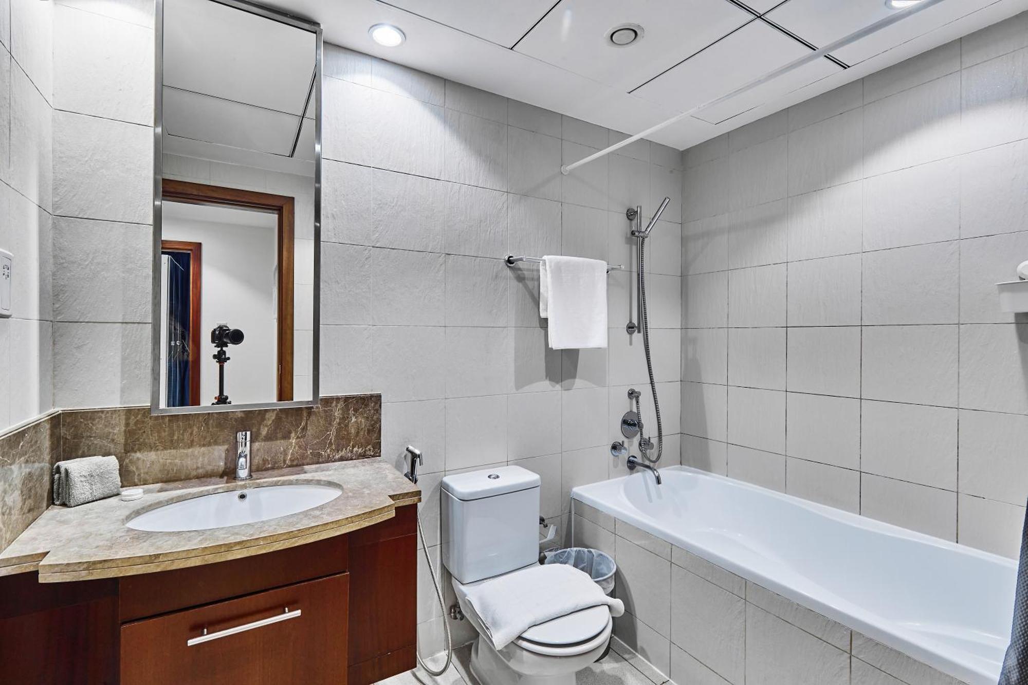 Shukran Homes Lux 1Br With Fountains View ドバイ エクステリア 写真